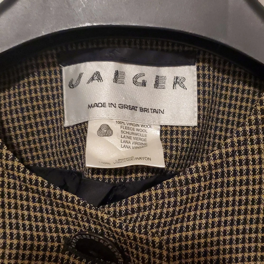 Brown Houndstooth Blazer with Black Accents. Vintage - Picture 2 of 4